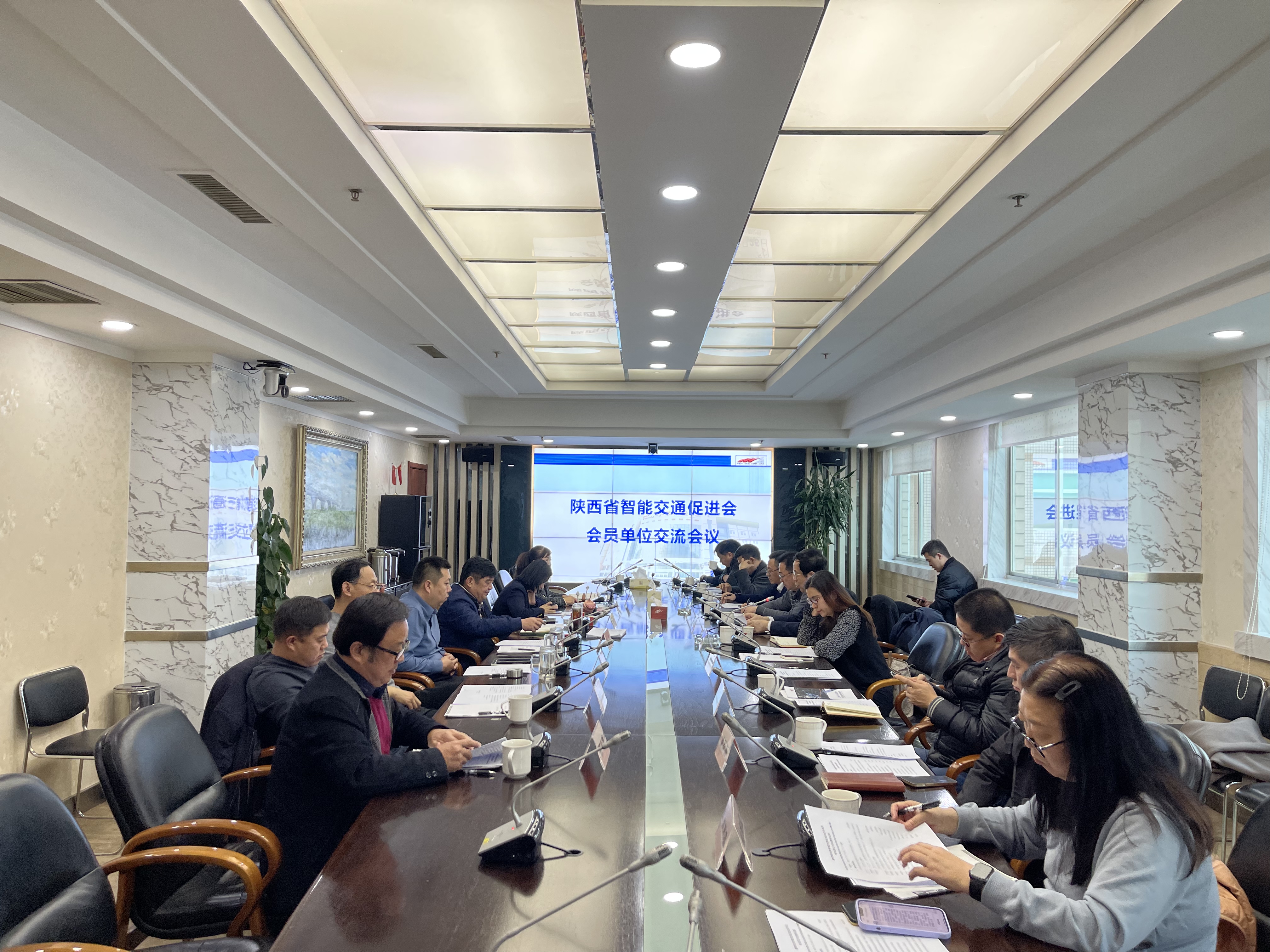 陜西省智能交通促進會會員單位領(lǐng)導蒞臨公司考察交流