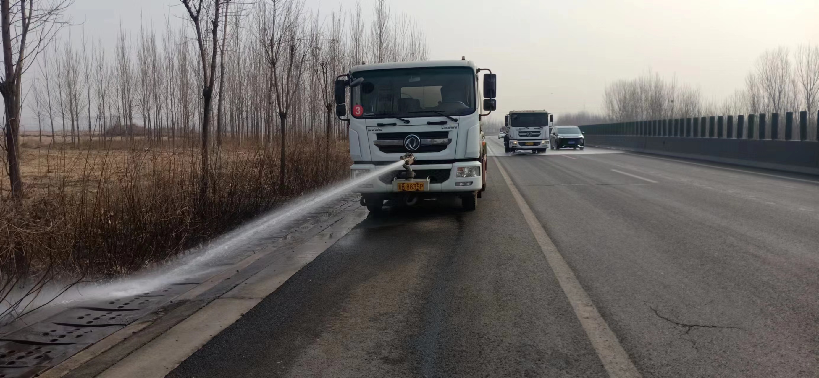 大氣污染管控再升級 G508路域環境整治全線鋪開