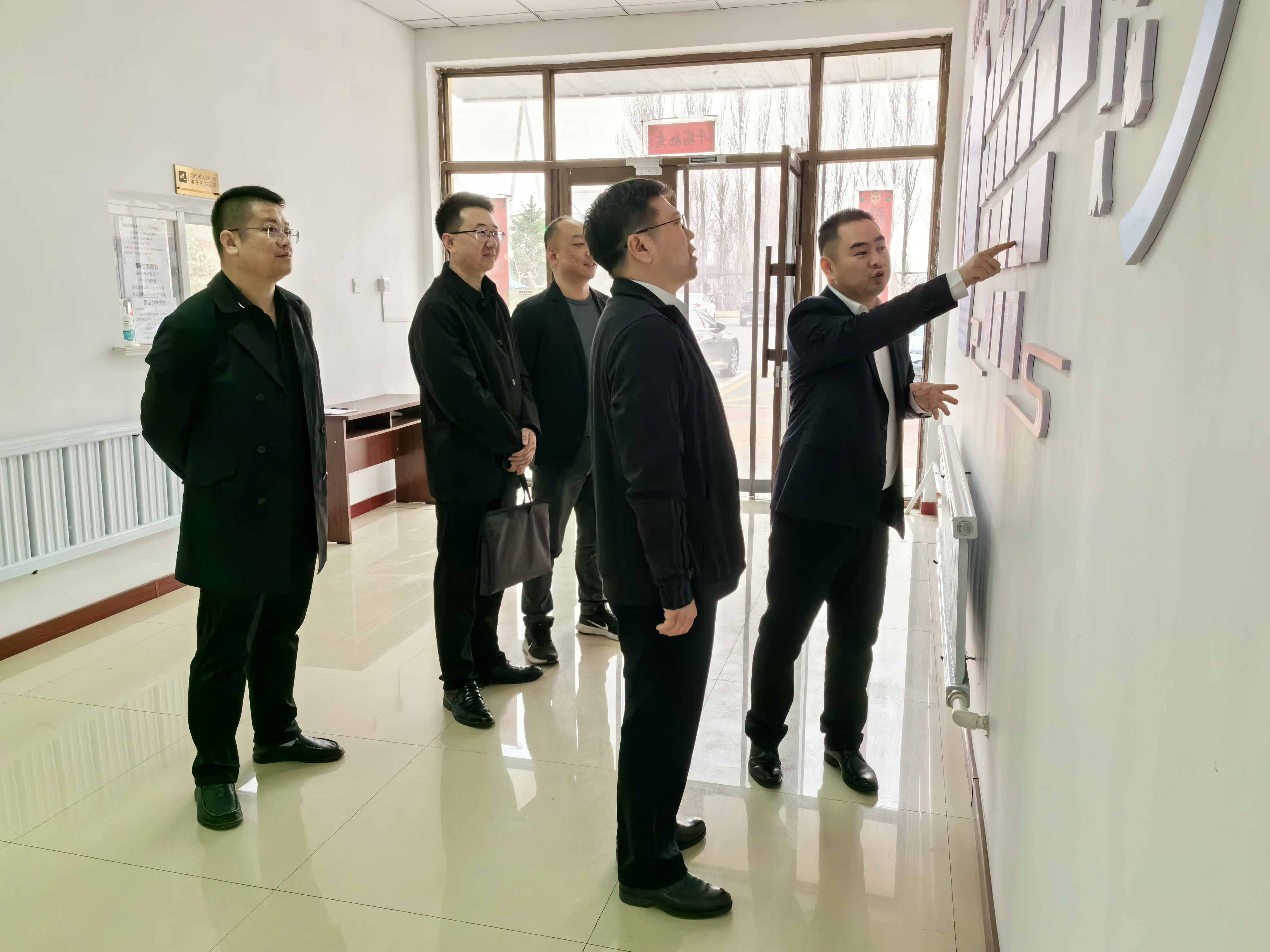 通遼團市委書記包祺偉等領導蒞臨好通公司座談交流