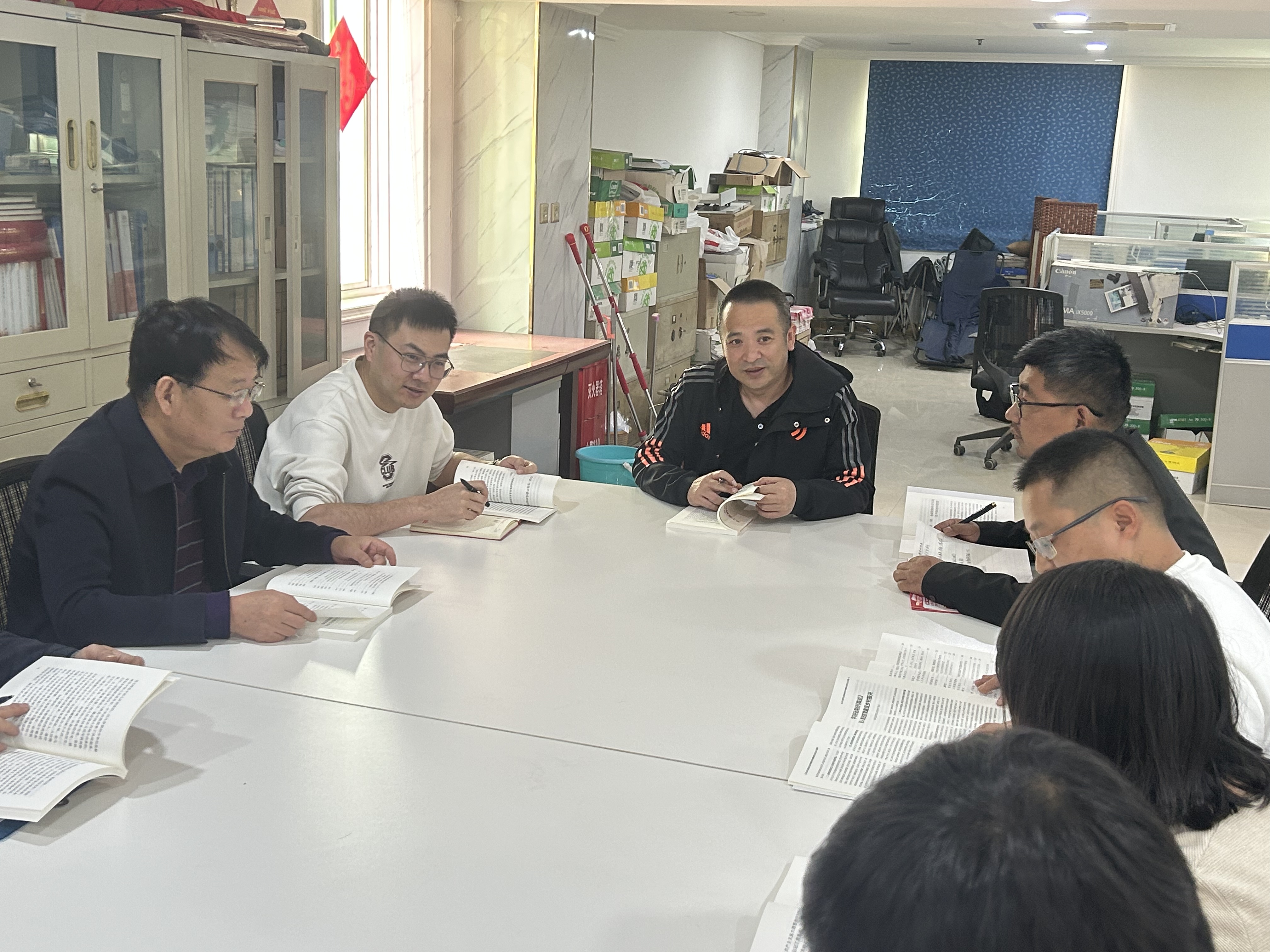 巖土公司召開民主生活會