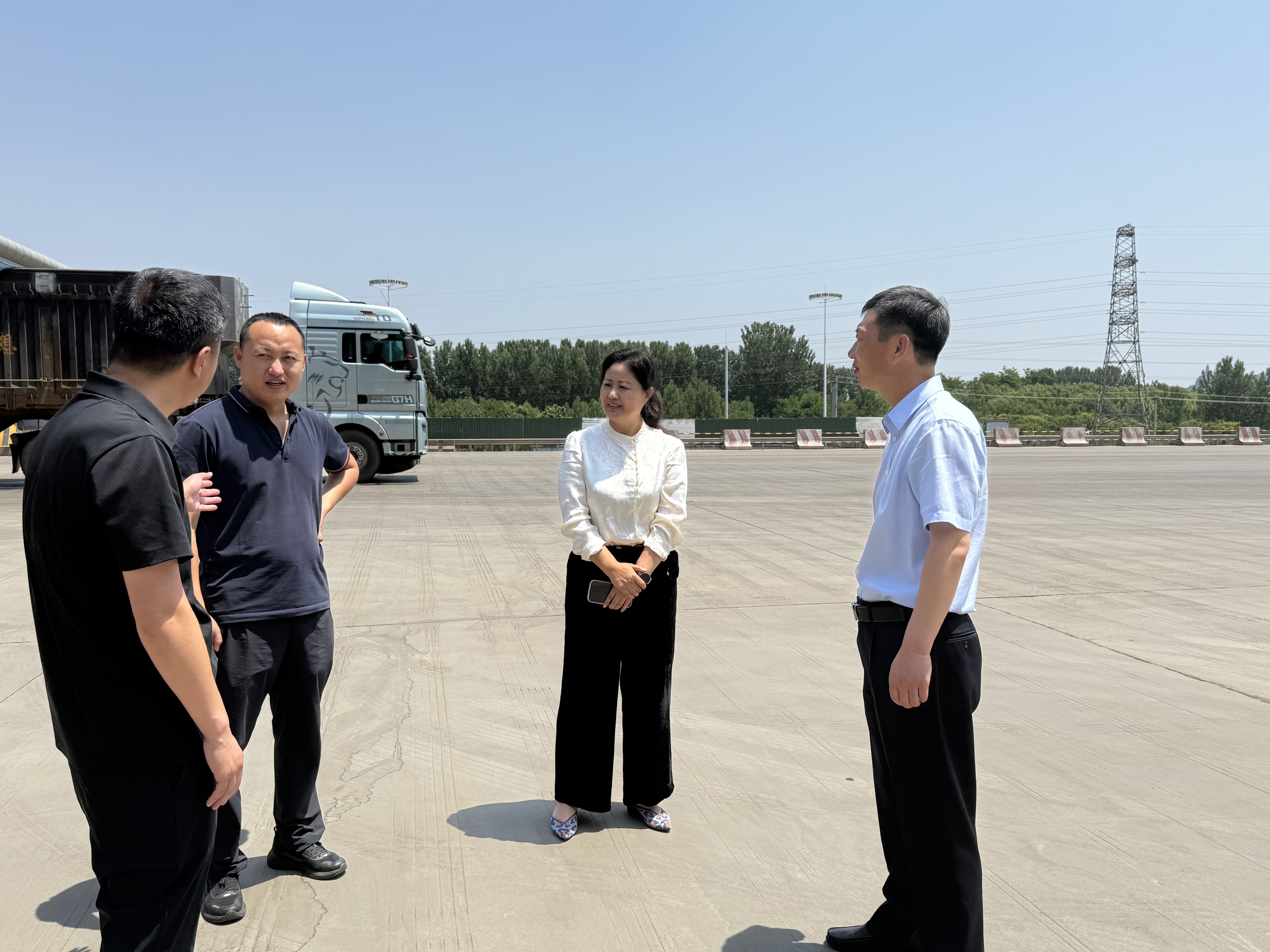 灤州市領(lǐng)導一行深入河北通力調(diào)研指導，助力企業(yè)高質(zhì)量發(fā)展